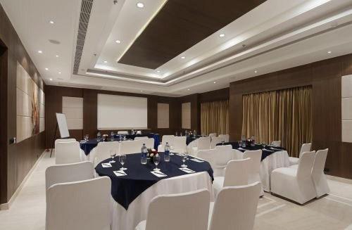 Inde Hotel Signature Tower 구르가온 외부 사진