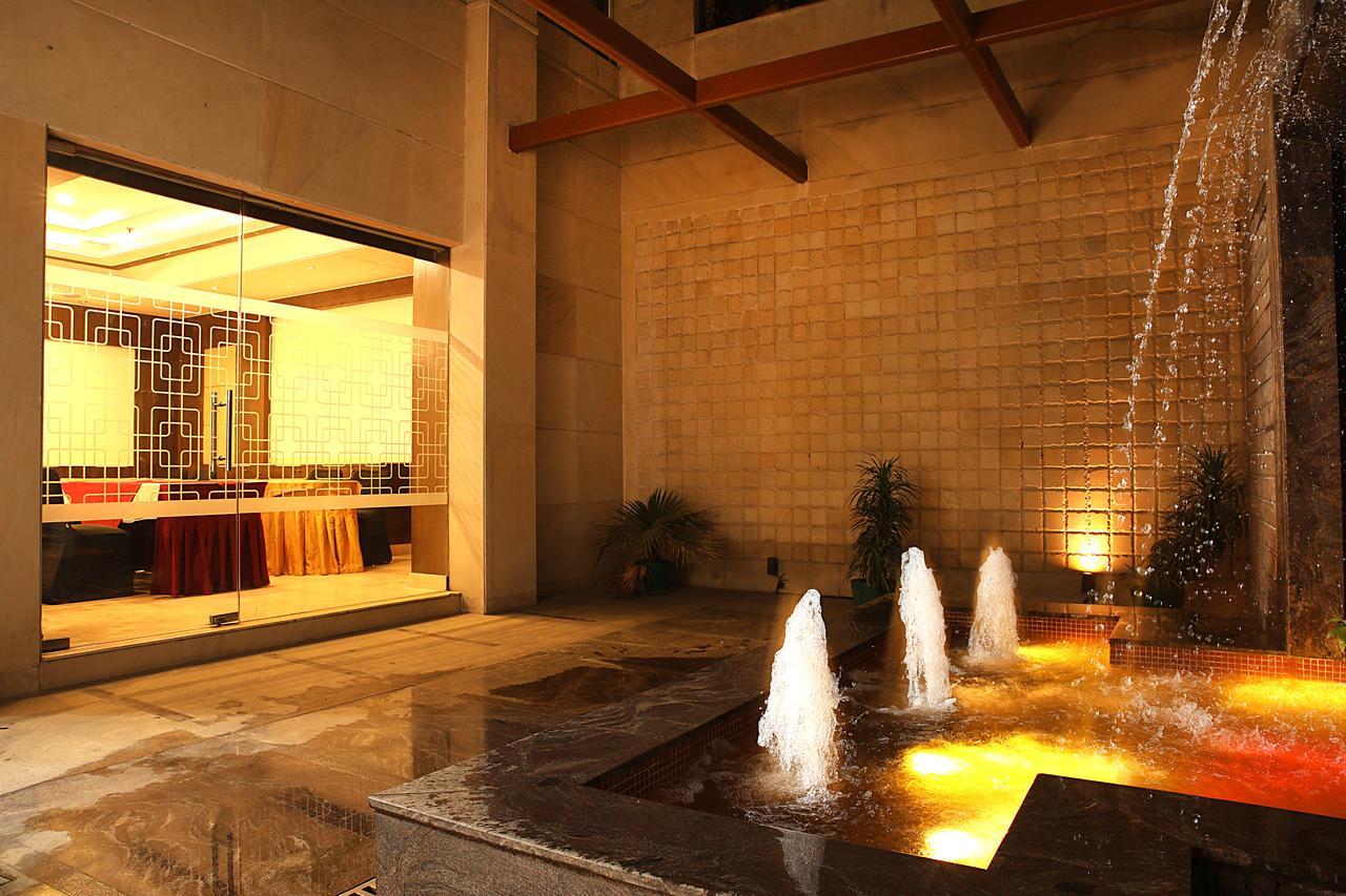 Inde Hotel Signature Tower 구르가온 외부 사진