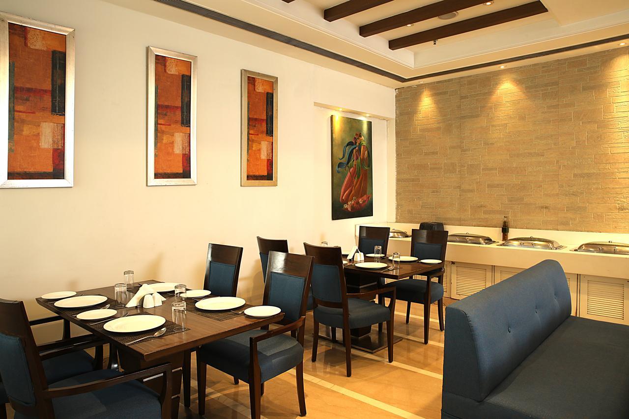 Inde Hotel Signature Tower 구르가온 외부 사진
